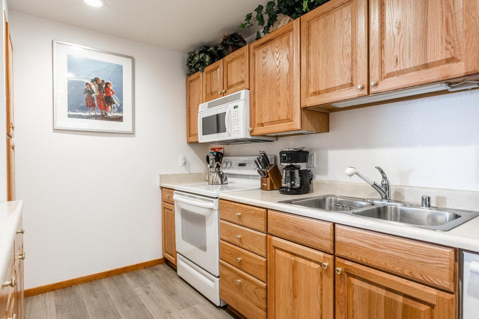 Holiday home Hidden Valley Village #103 Nicely Updated 1 Bedroom 1 Bathroom Short 10 Min Walk From Village