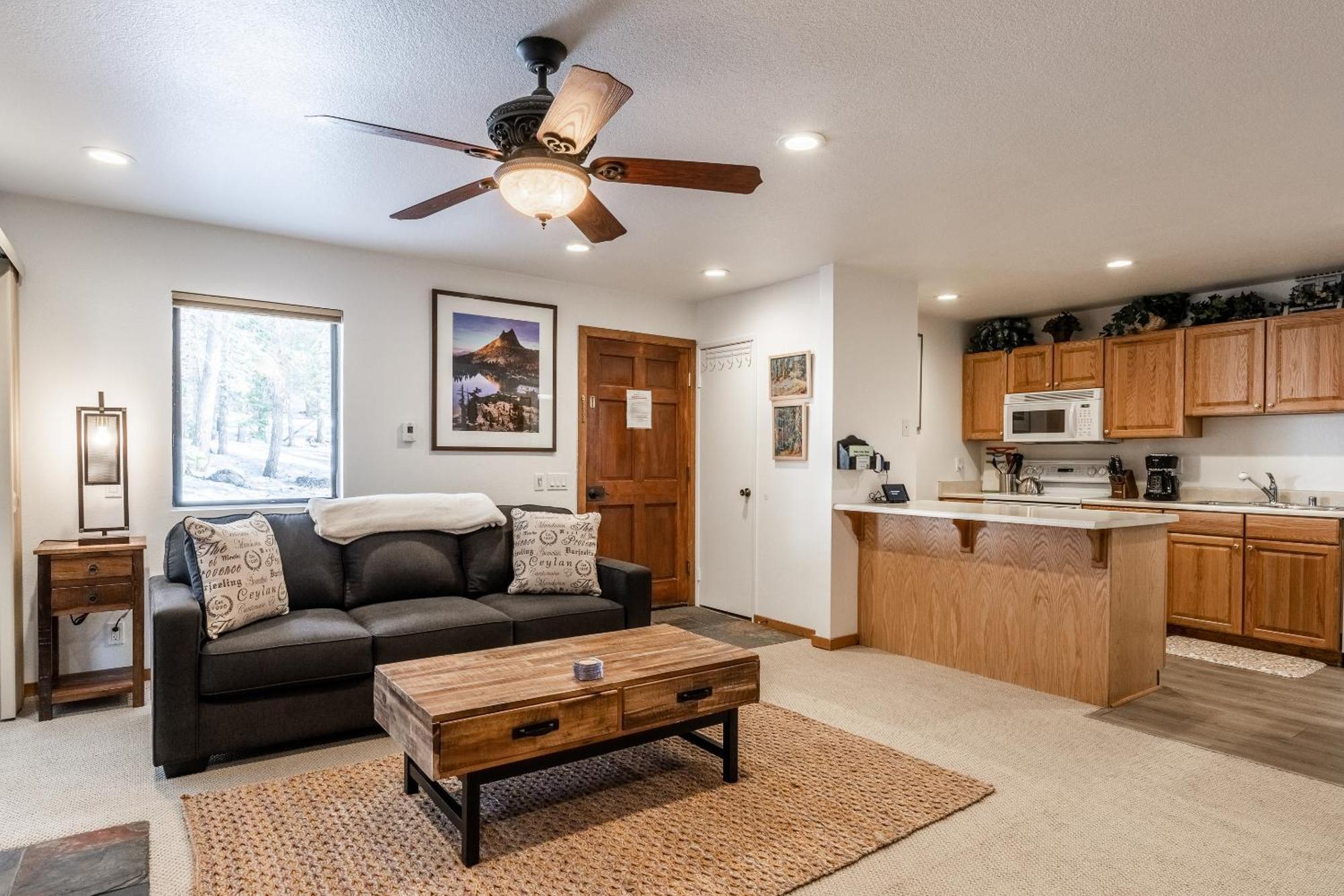 Holiday home Hidden Valley Village #103 Nicely Updated 1 Bedroom 1 Bathroom Short 10 Min Walk From Village