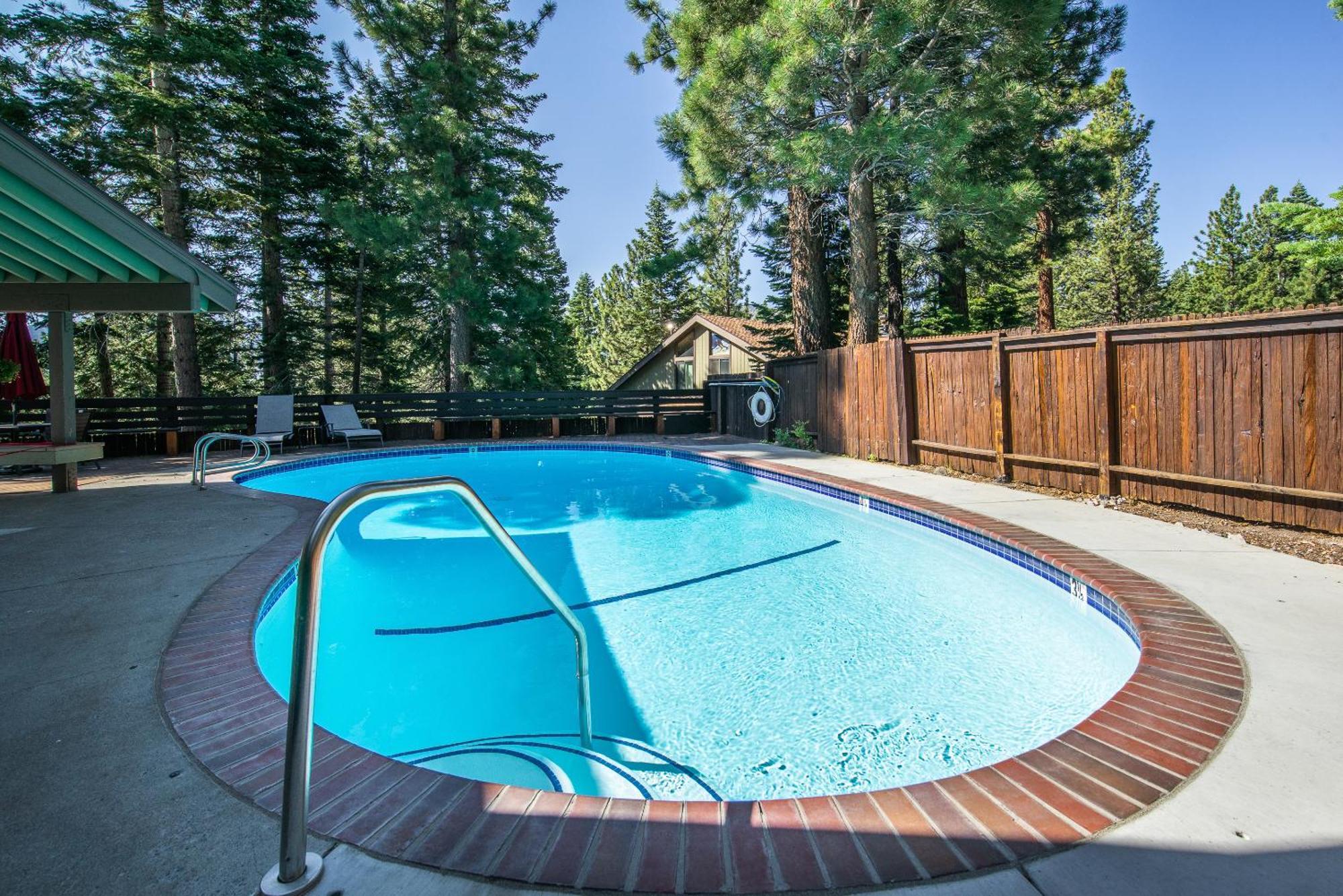 Holiday home Hidden Valley Village #103 Nicely Updated 1 Bedroom 1 Bathroom Short 10 Min Walk From Village Mammoth Lakes